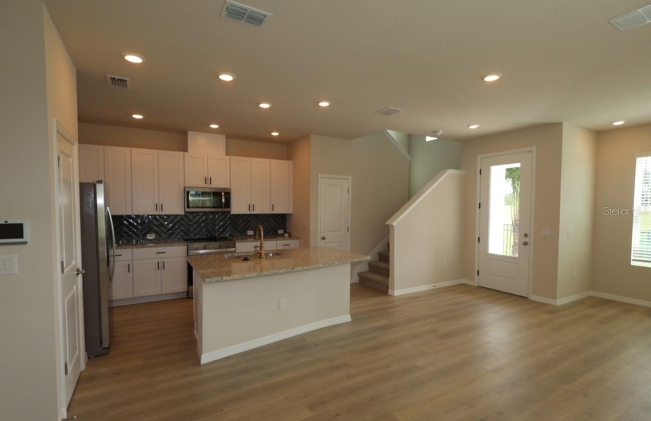 3528 CASPIAN CHERVIL ST — photo 9