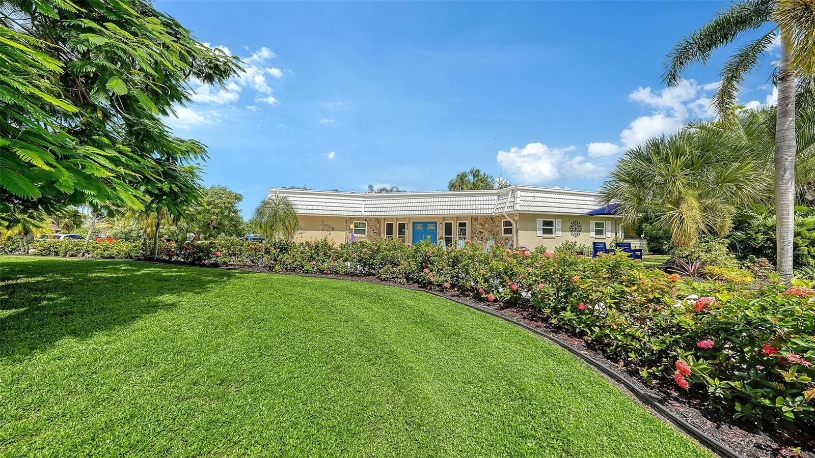 5211 INVERNESS DR — photo 2