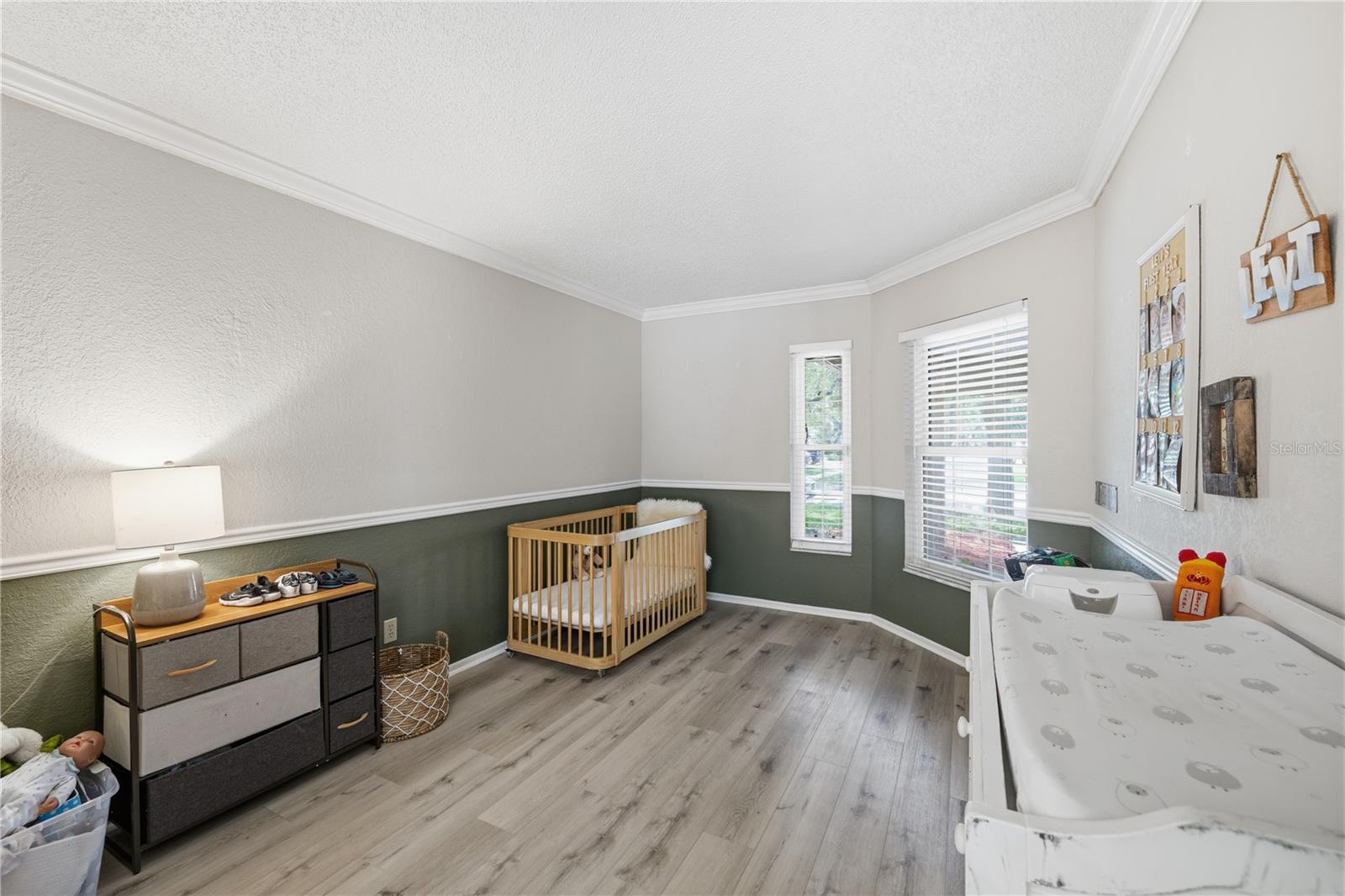 1570 CLUB DR — photo 17