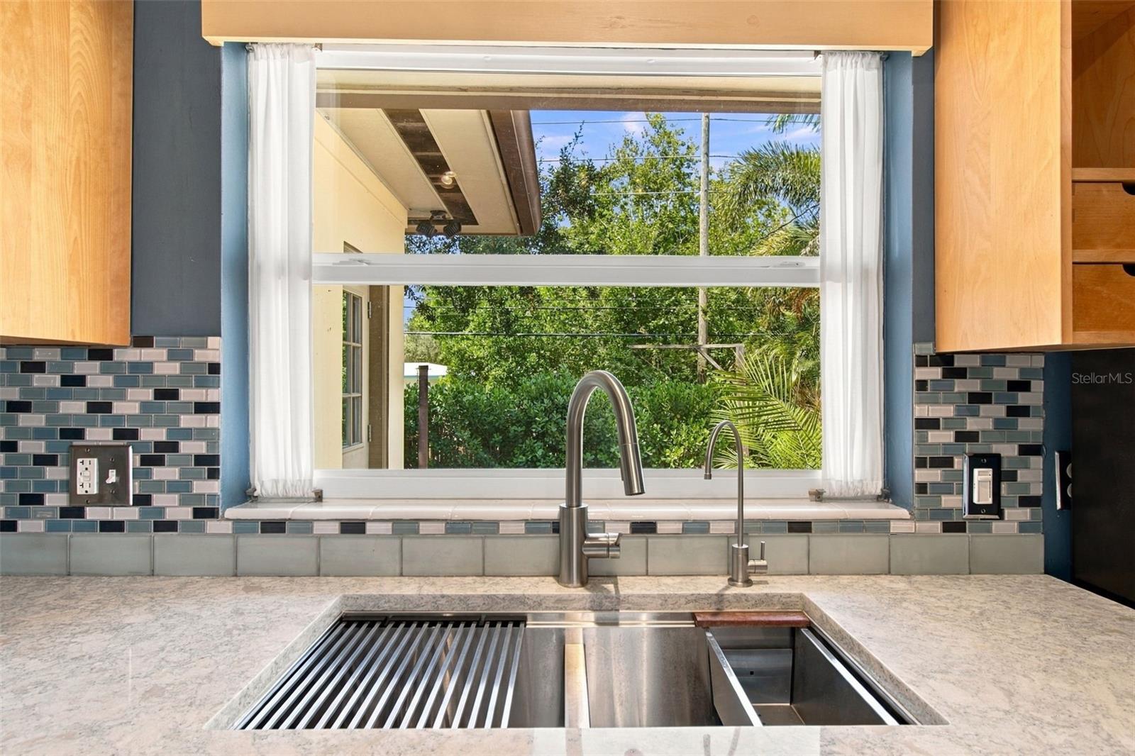 1612 SAN CHARLES DR — photo 10
