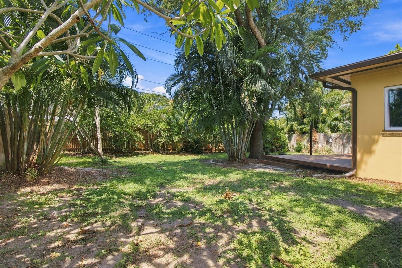 1612 SAN CHARLES DR — photo 30
