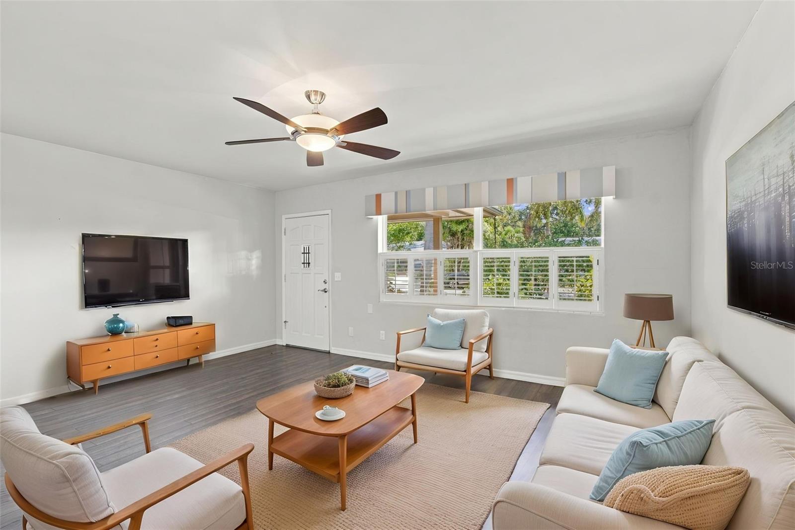 1612 SAN CHARLES DR — photo 4