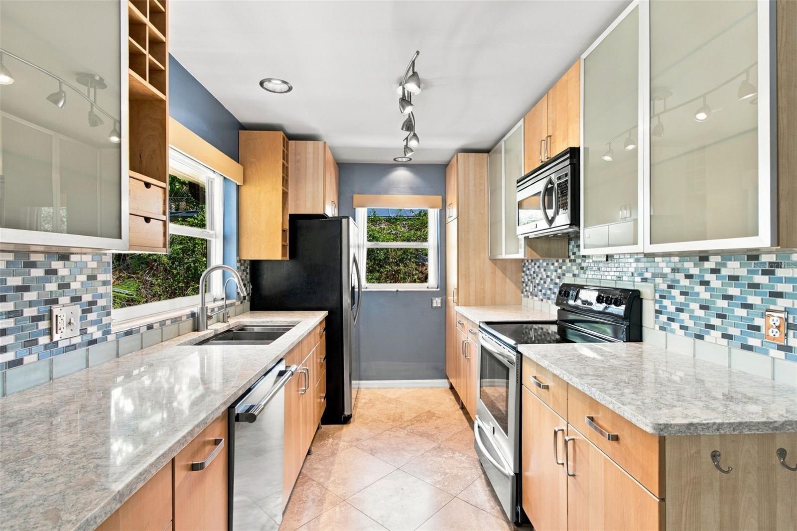 1612 SAN CHARLES DR — photo 12