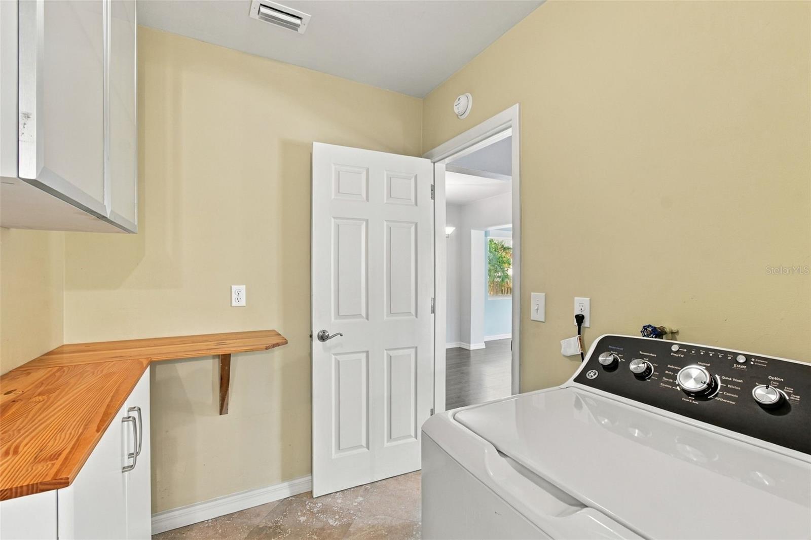 1612 SAN CHARLES DR — photo 26