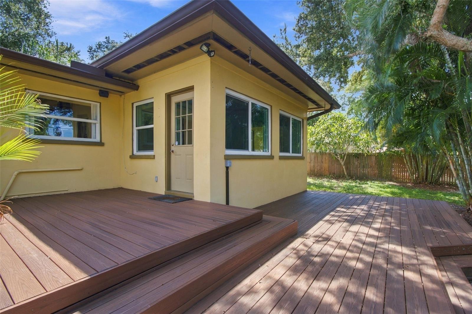 1612 SAN CHARLES DR — photo 27
