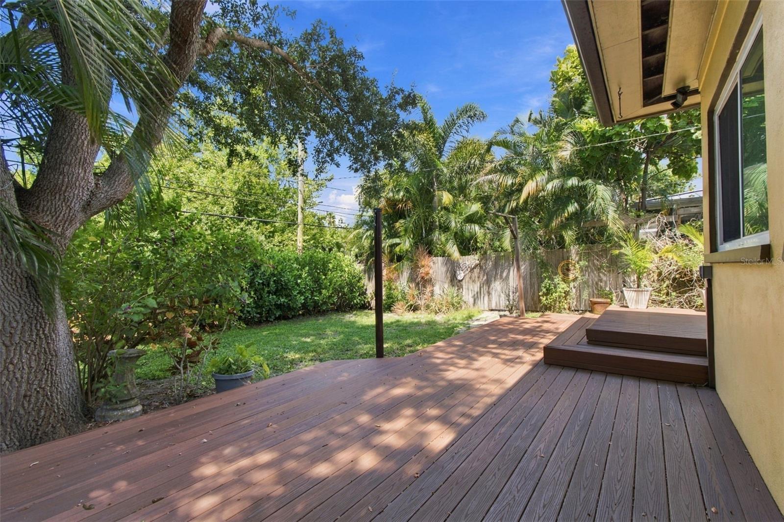 1612 SAN CHARLES DR — photo 28