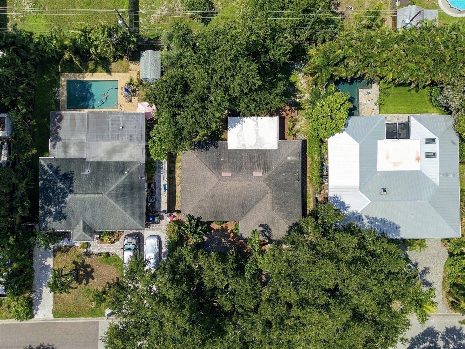 1612 SAN CHARLES DR — photo 33