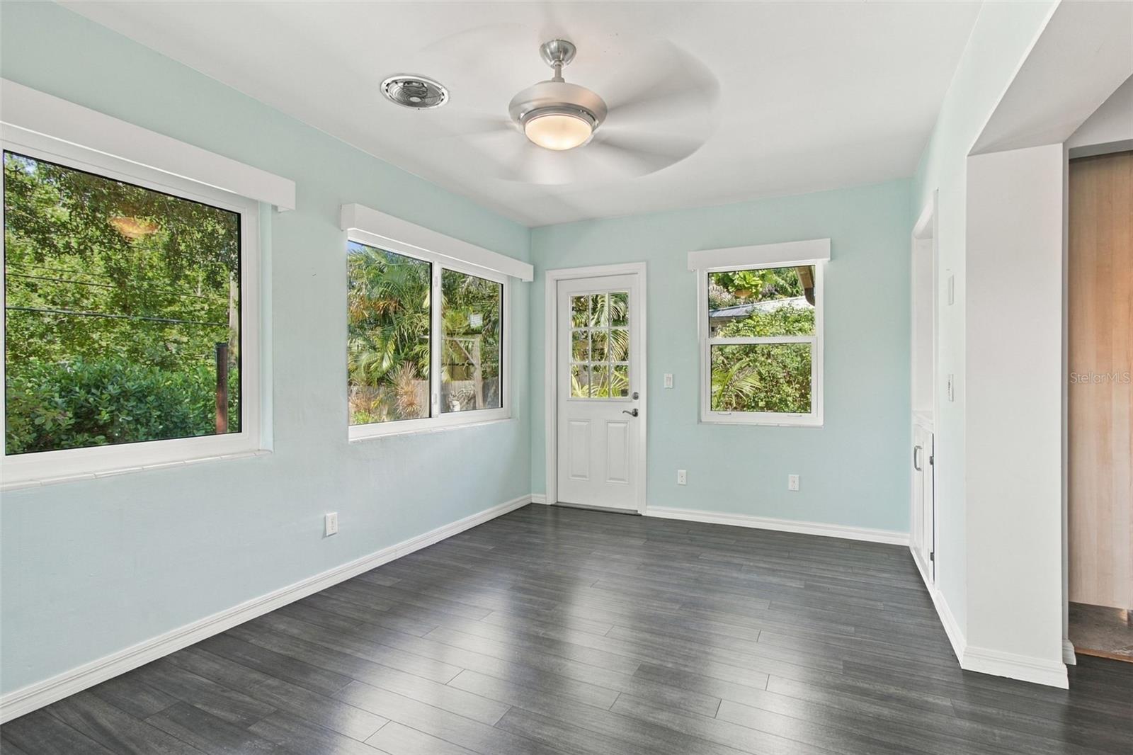 1612 SAN CHARLES DR — photo 21