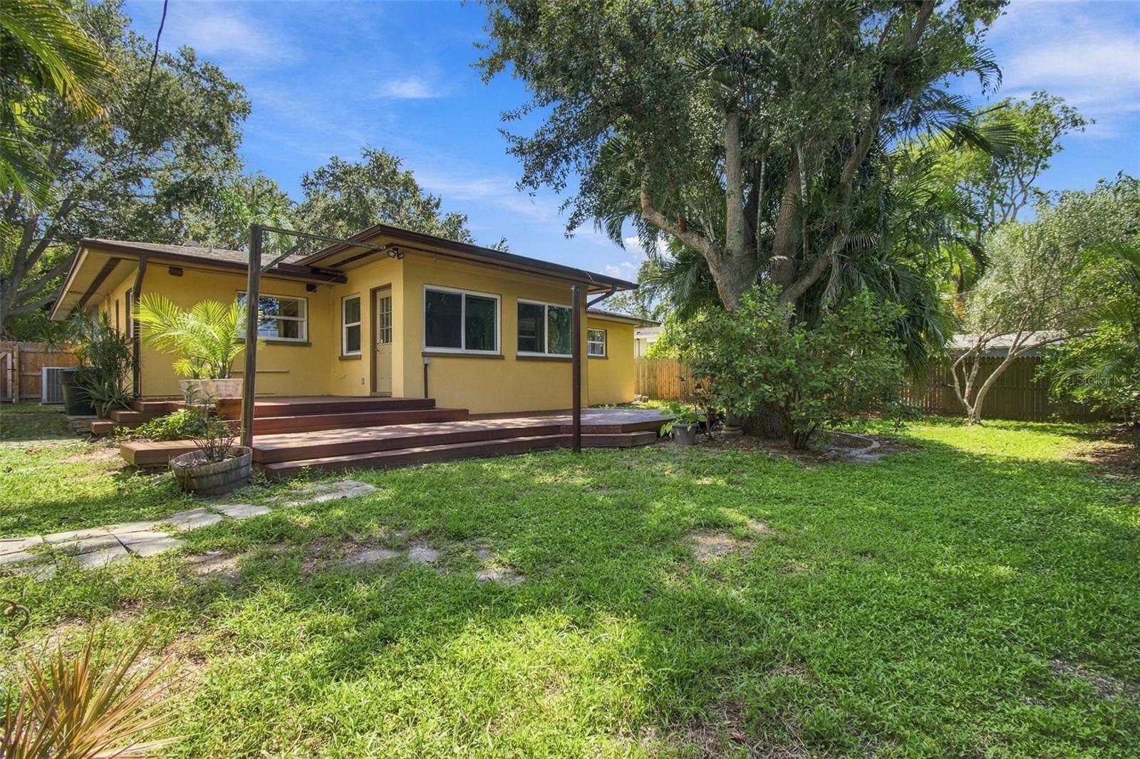 1612 SAN CHARLES DR — photo 31