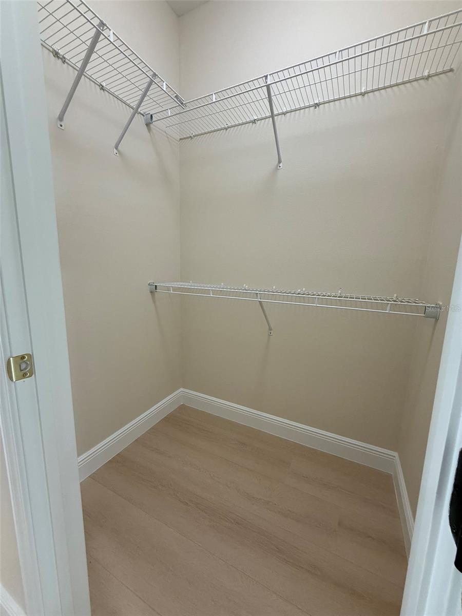 1672 LAIRD AVE — photo 24