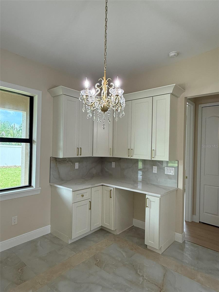 1672 LAIRD AVE — photo 13