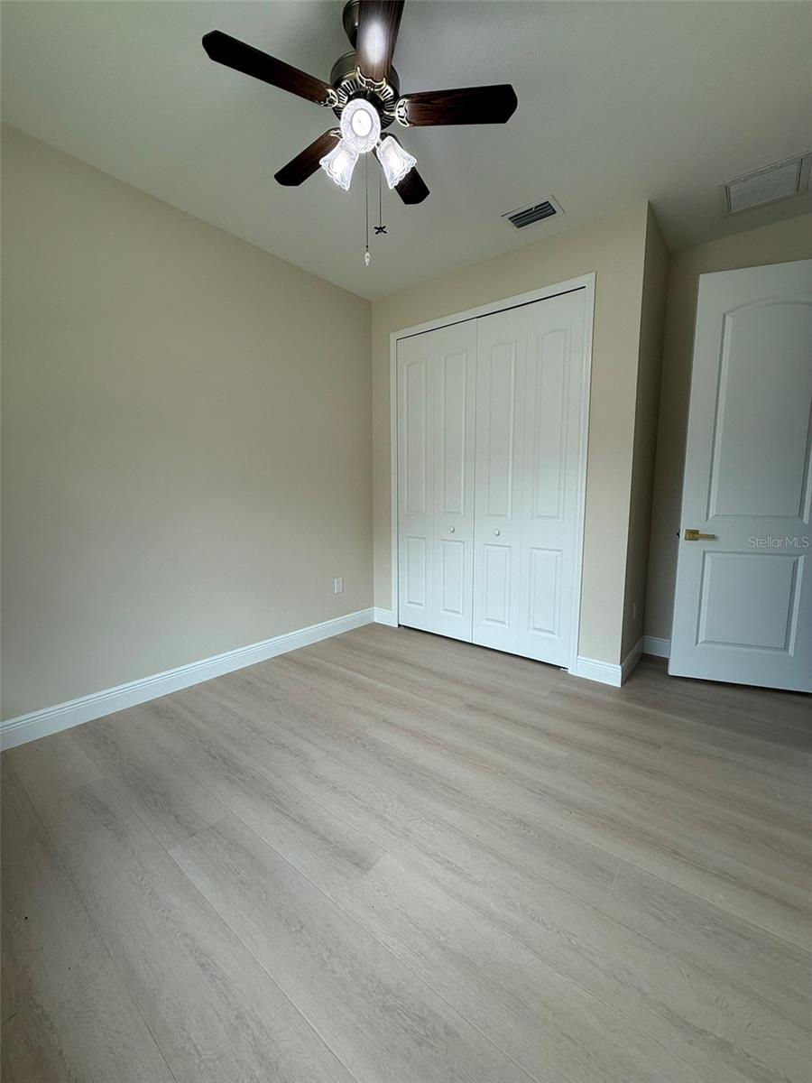 1672 LAIRD AVE — photo 37