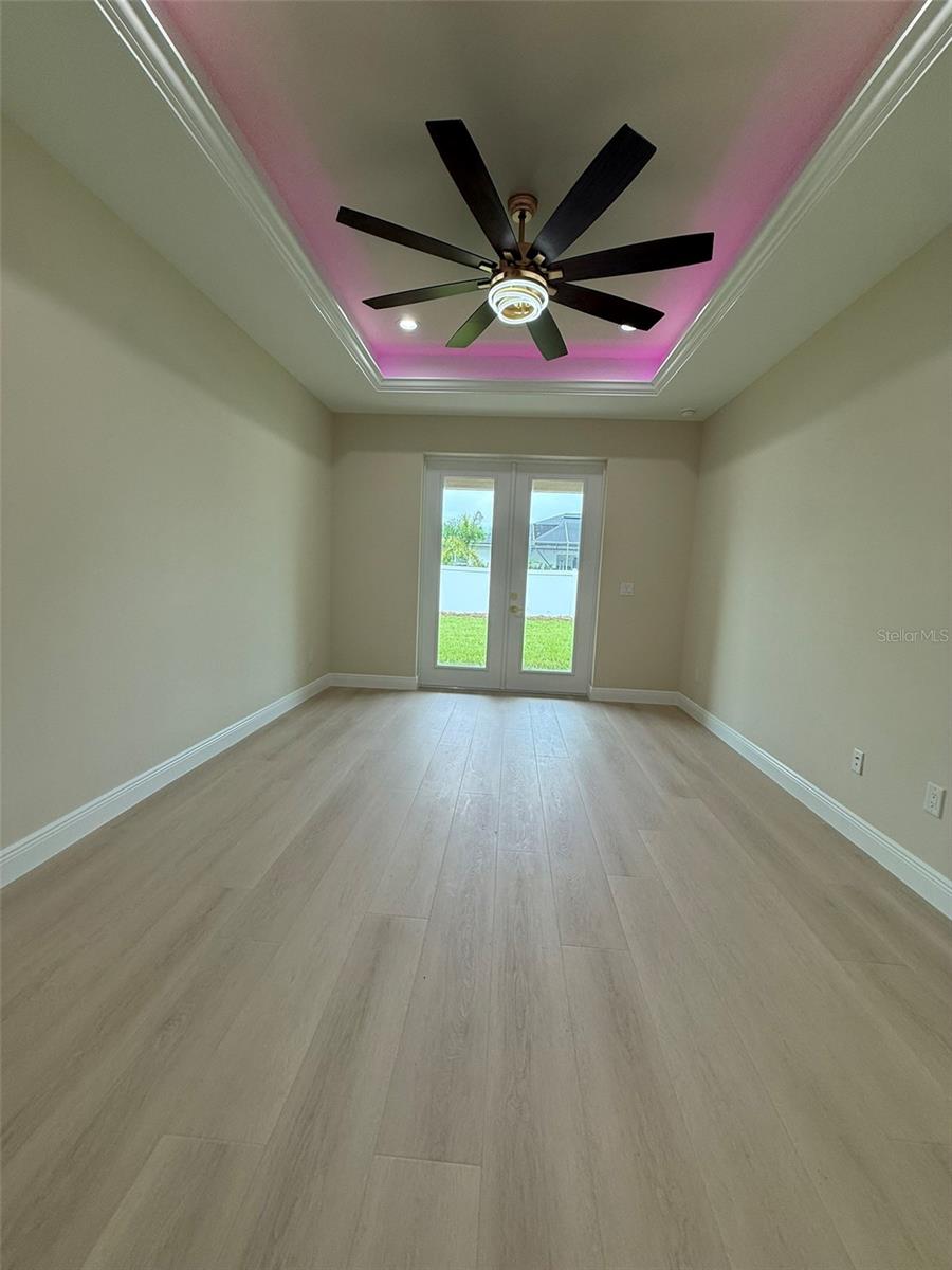 1672 LAIRD AVE — photo 27