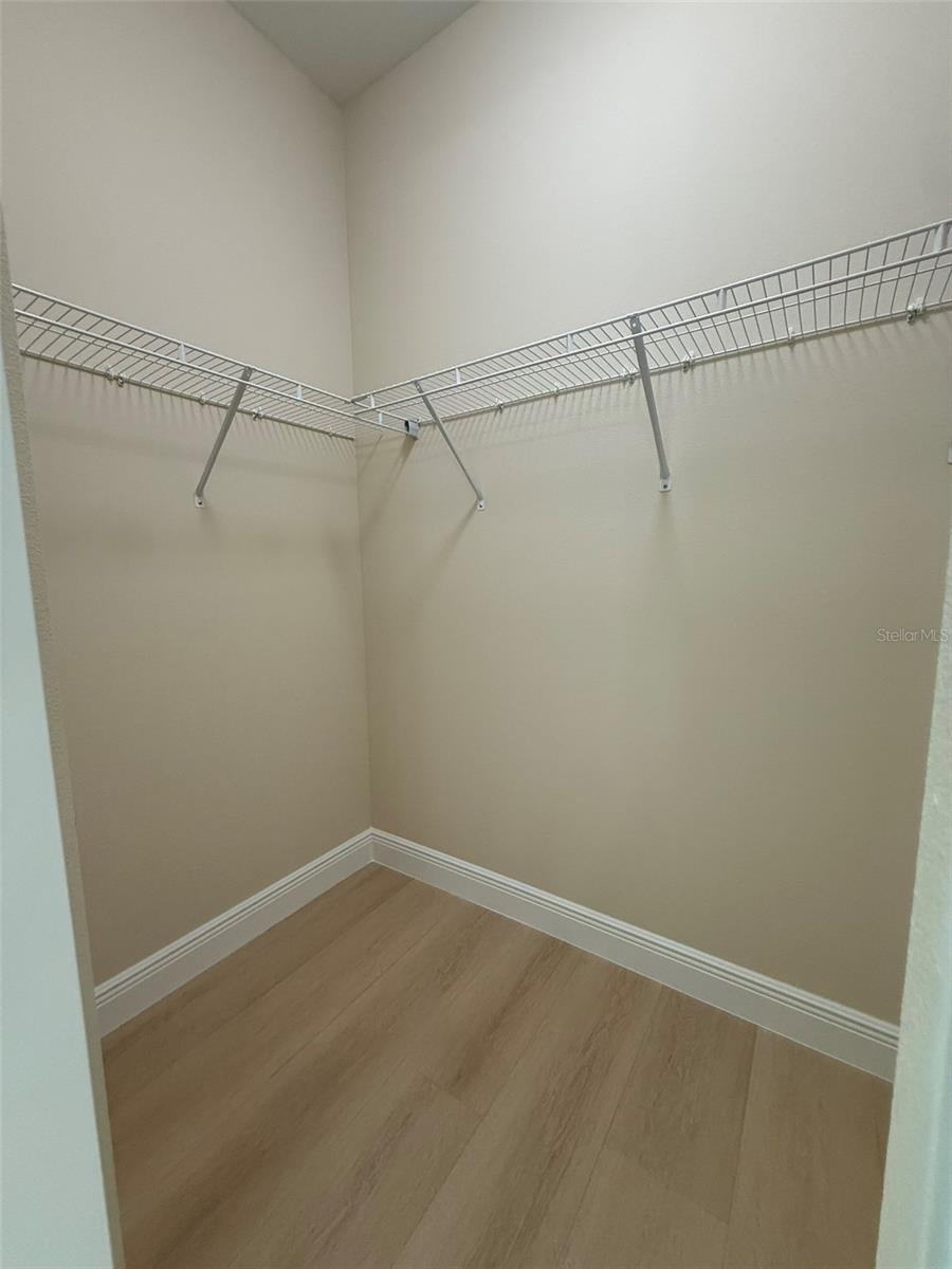 1672 LAIRD AVE — photo 33