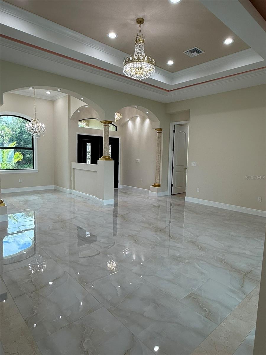 1672 LAIRD AVE — photo 15