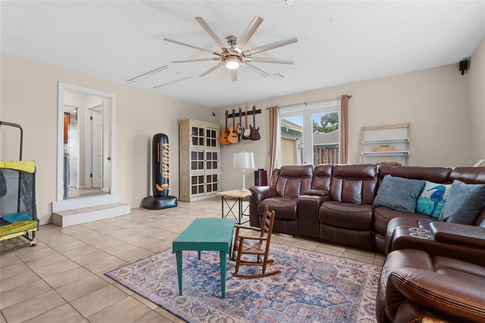 2112 S BRINK AVE — photo 24