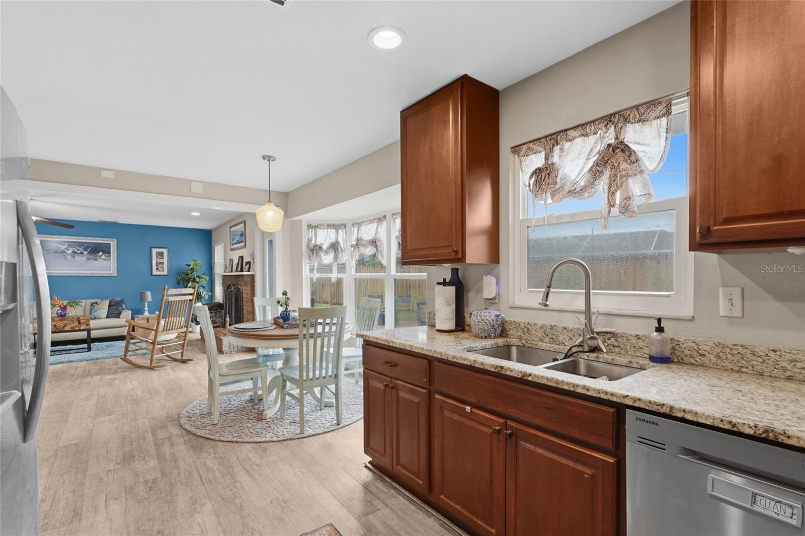 2112 S BRINK AVE — photo 22