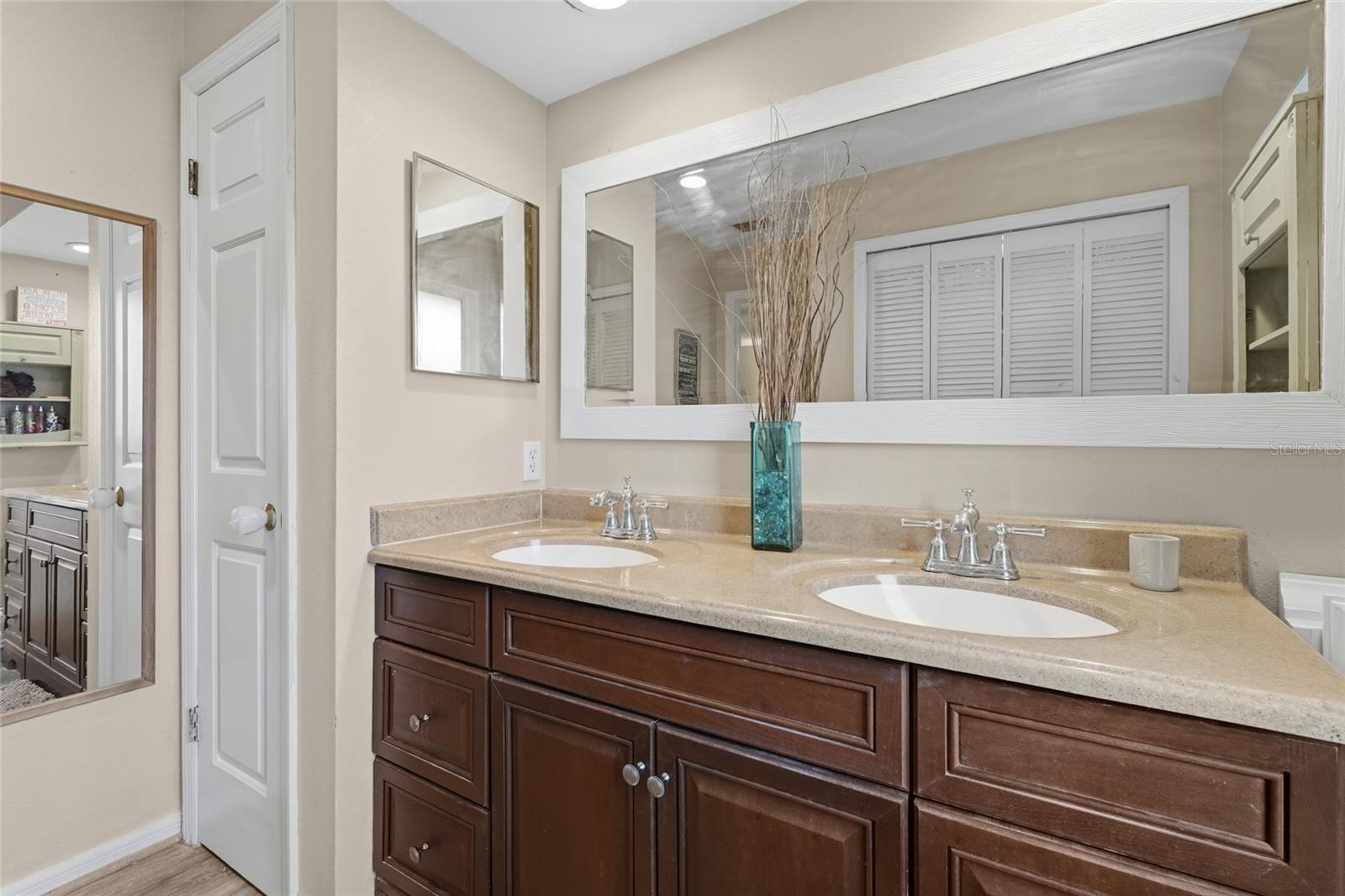 2112 S BRINK AVE — photo 27