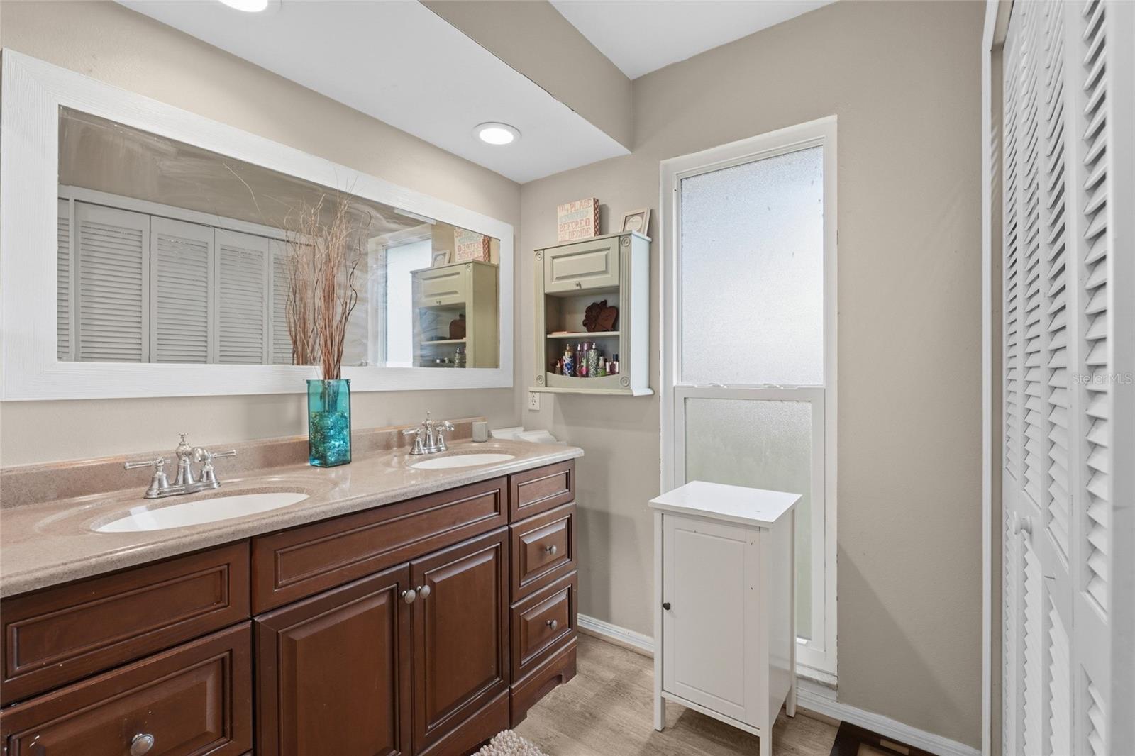 2112 S BRINK AVE — photo 8