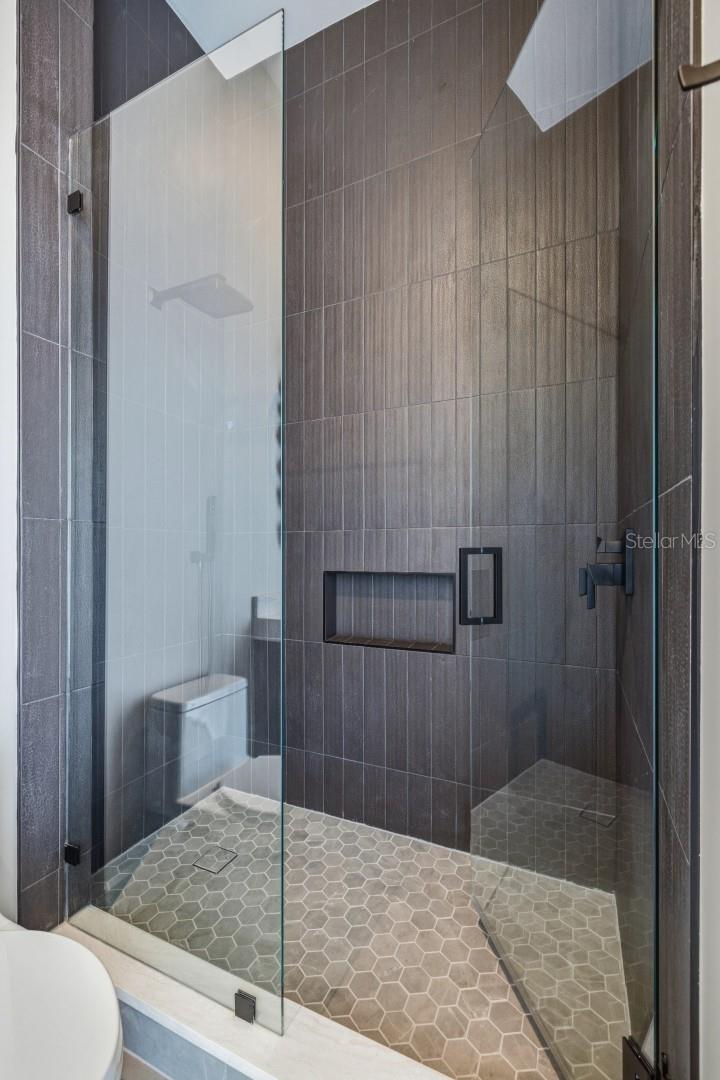 6503 DEBBIE LN S — photo 31
