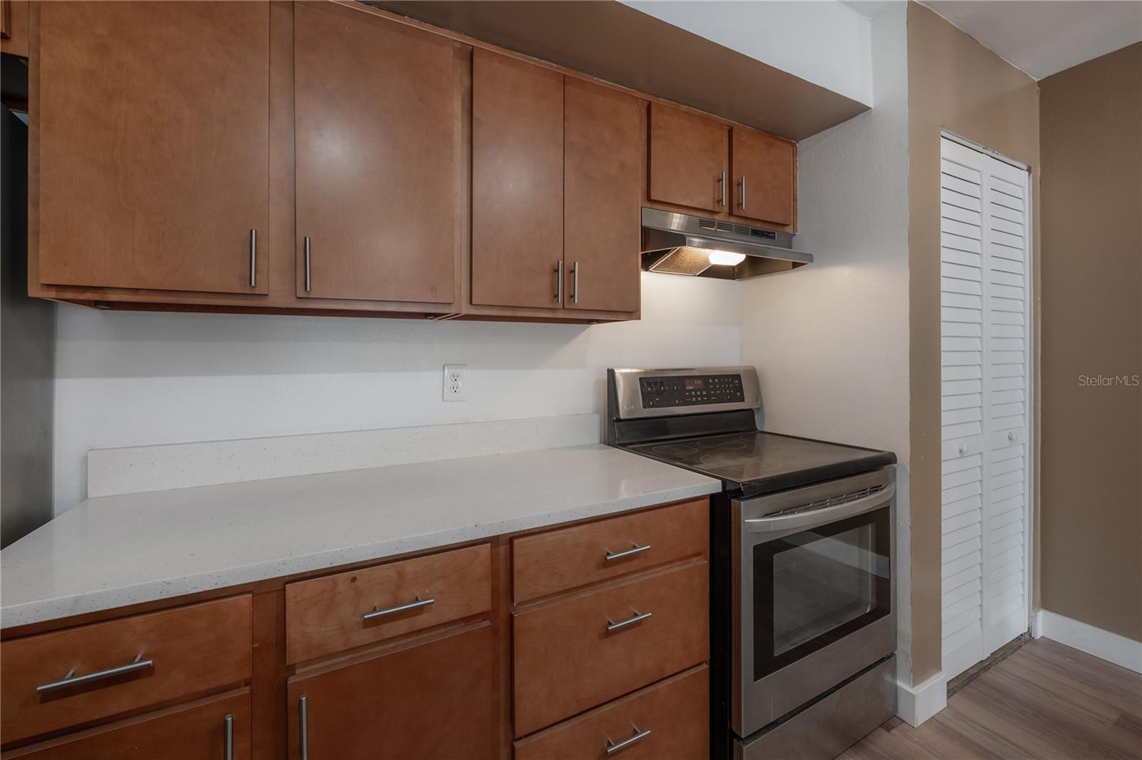 13608 S VILLAGE DR #6204 — photo 12