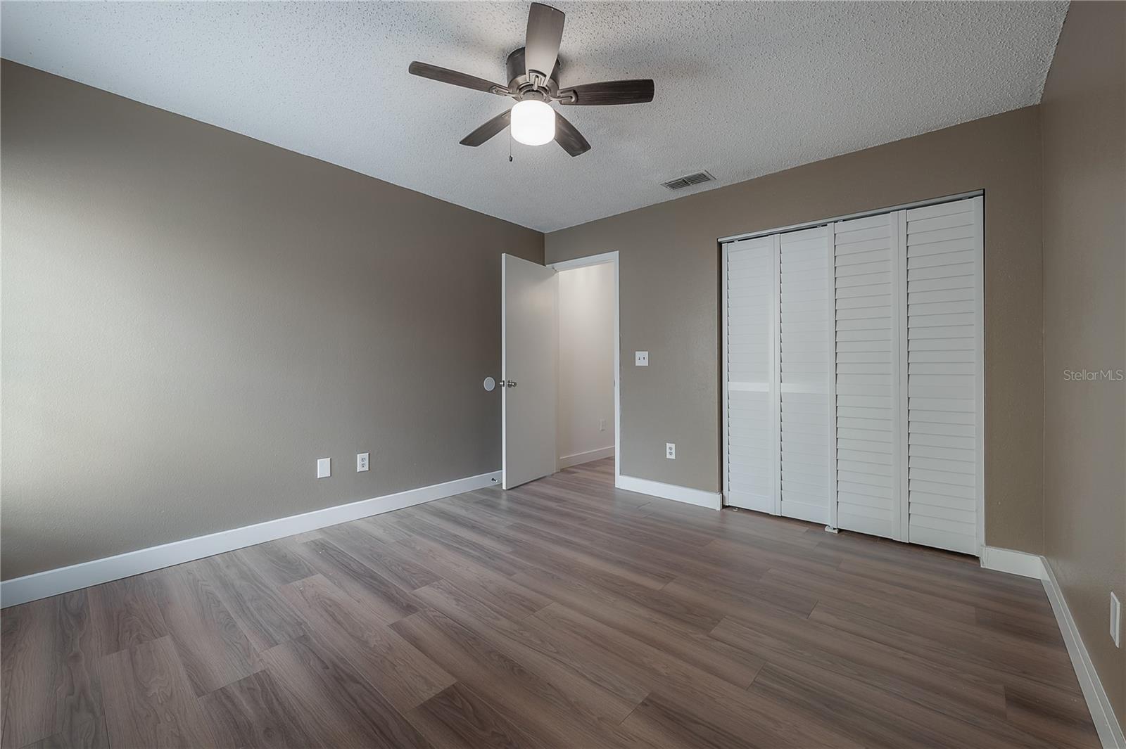 13608 S VILLAGE DR #6204 — photo 17