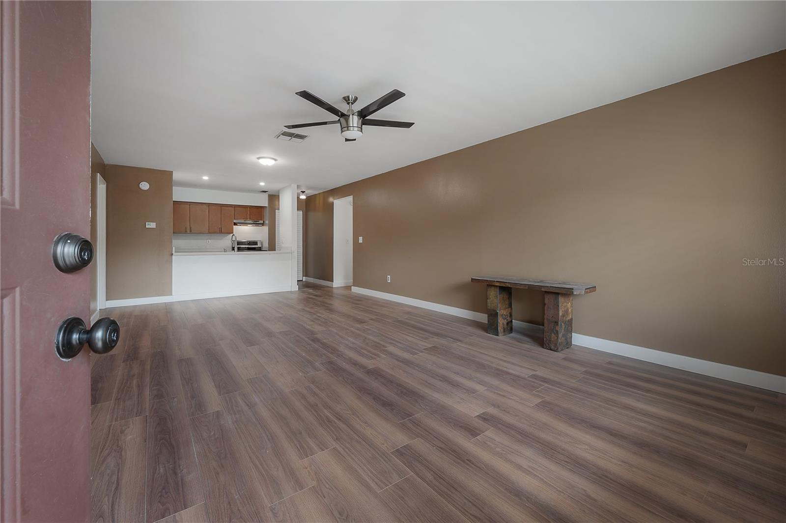 13608 S VILLAGE DR #6204 — photo 5