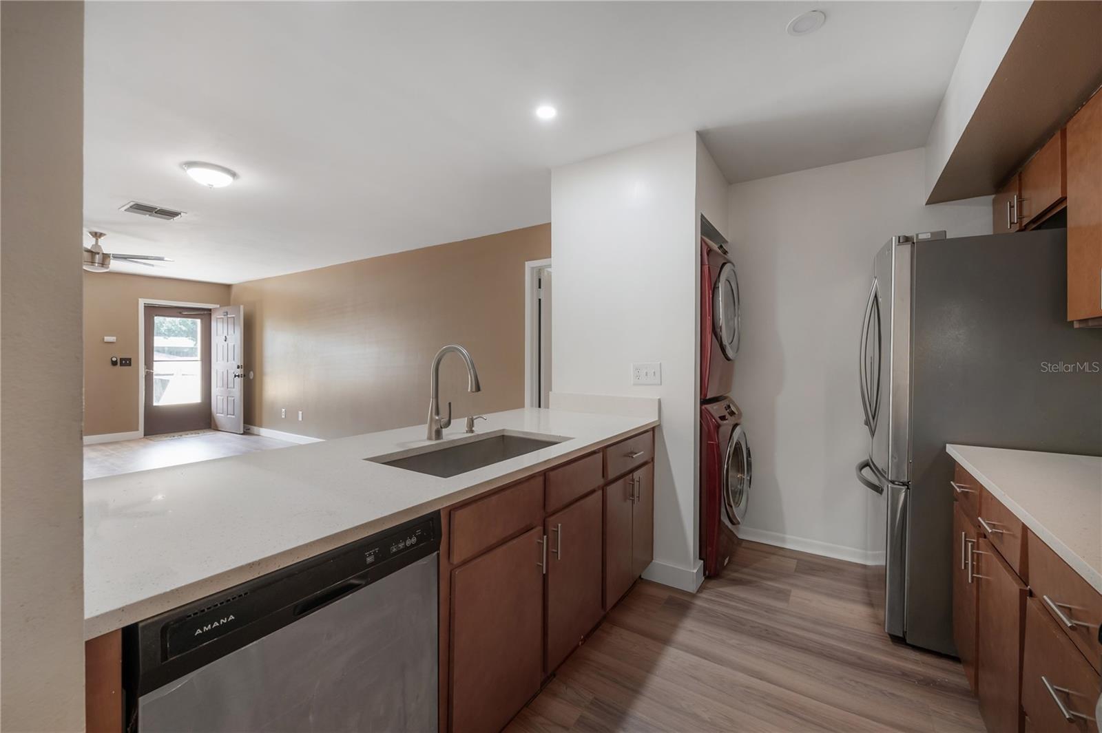 13608 S VILLAGE DR #6204 — photo 9