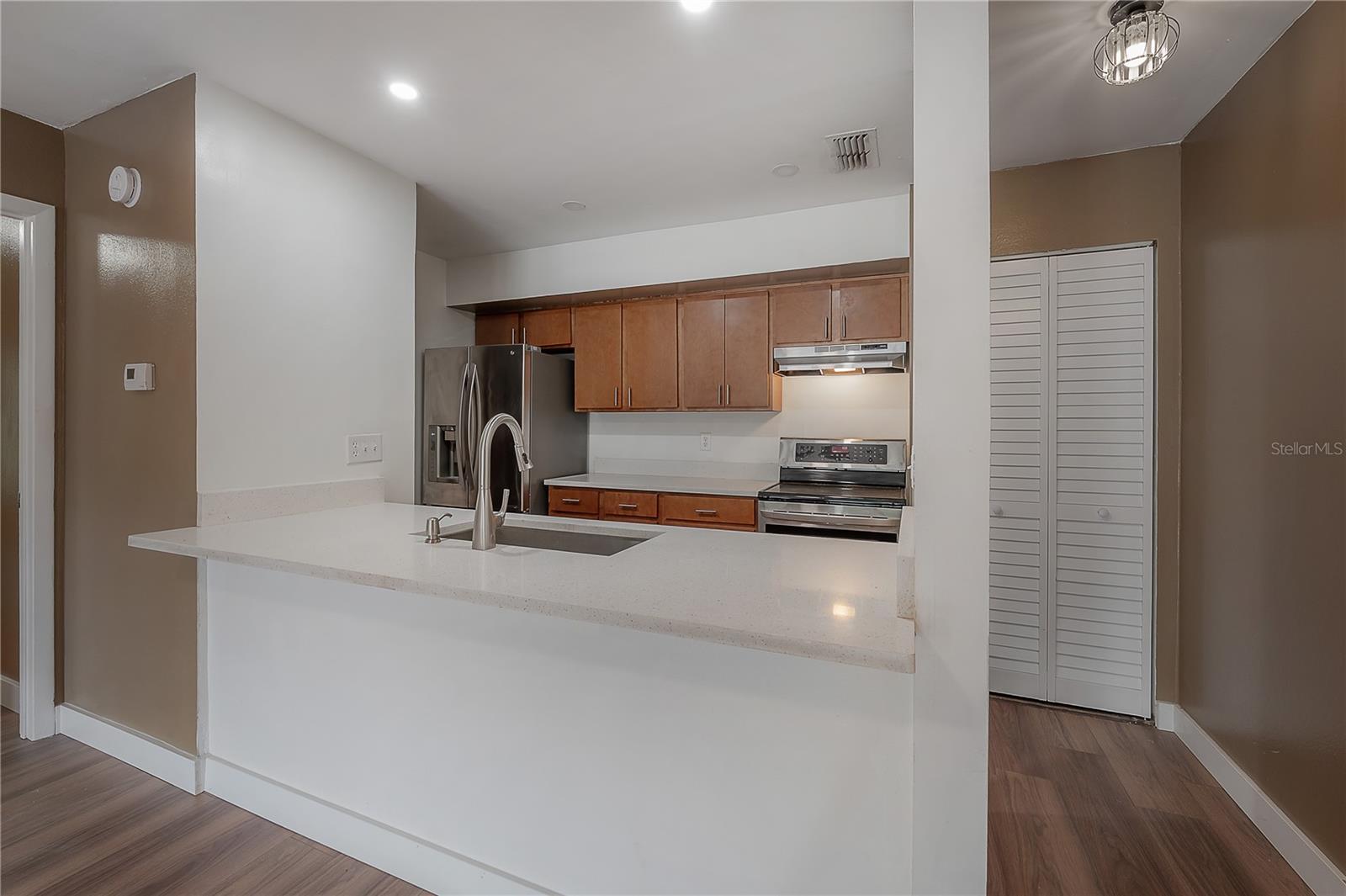 13608 S VILLAGE DR #6204 — photo 8