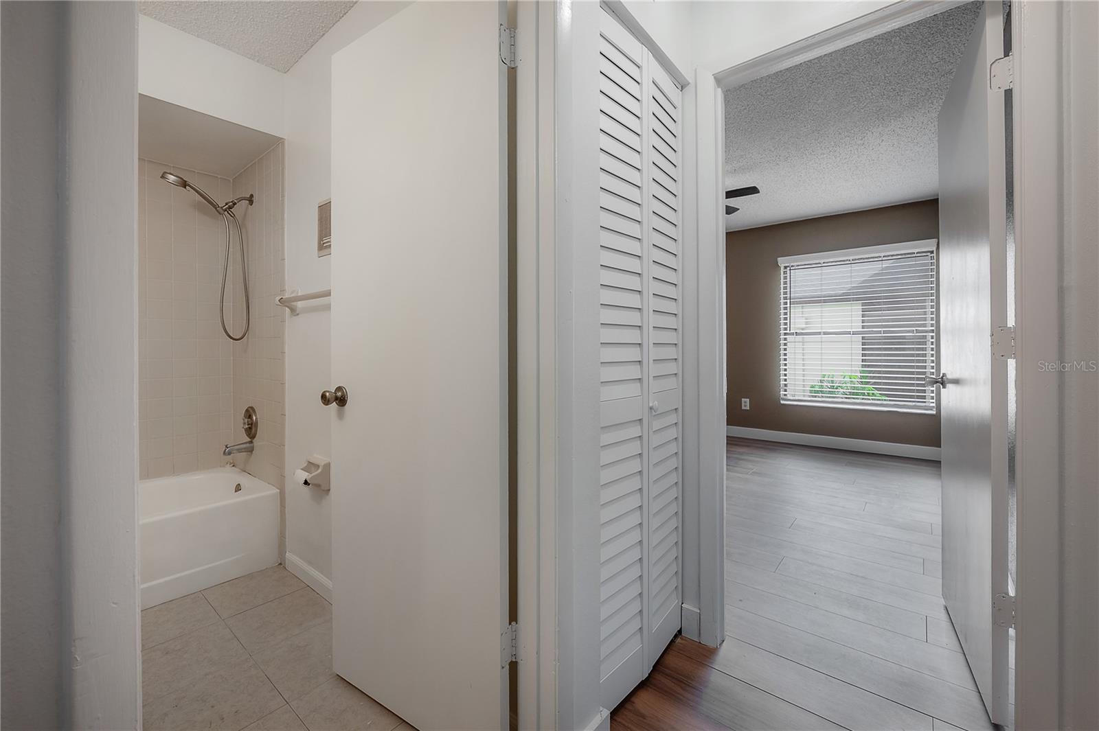 13608 S VILLAGE DR #6204 — photo 13