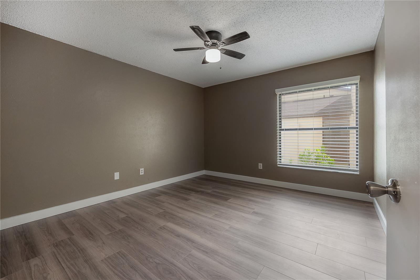 13608 S VILLAGE DR #6204 — photo 16