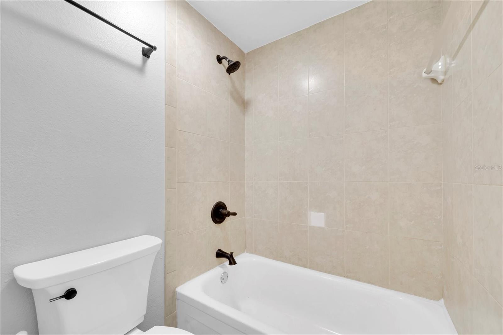 406 W CEDAR ST #403 — photo 19