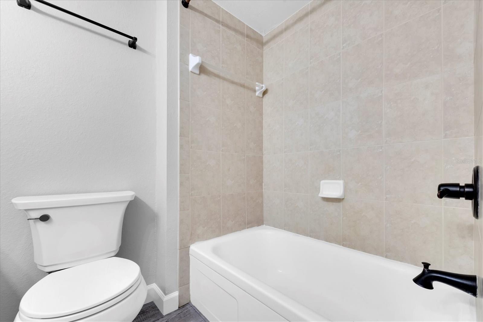 406 W CEDAR ST #403 — photo 13