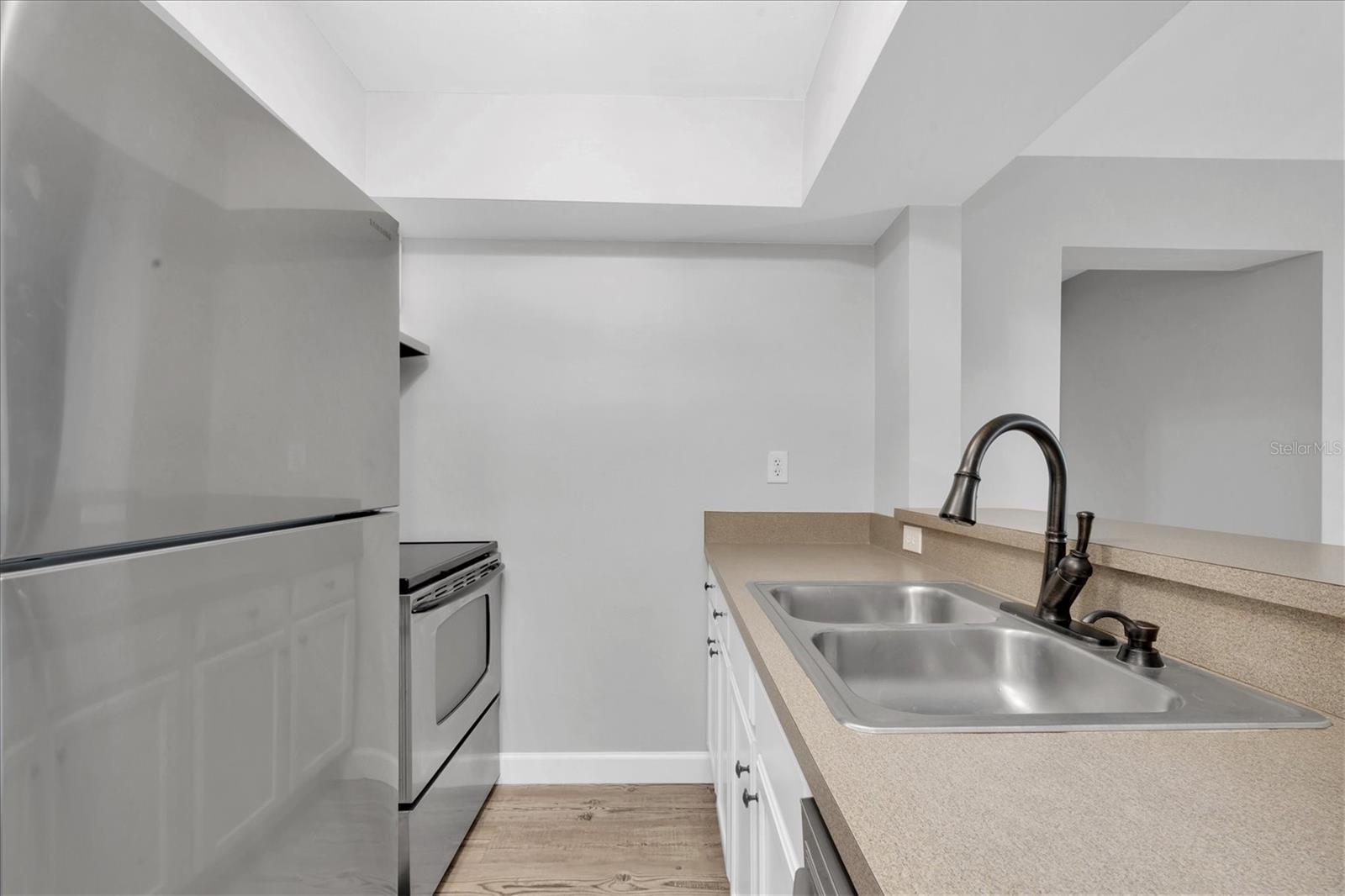 406 W CEDAR ST #403 — photo 5