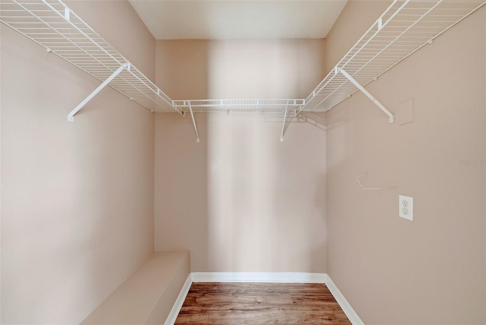 2039 FLUORSHIRE DR — photo 16