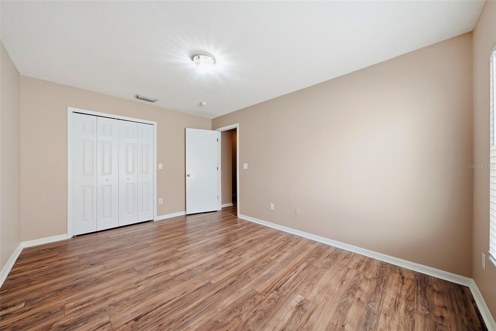2039 FLUORSHIRE DR — photo 19