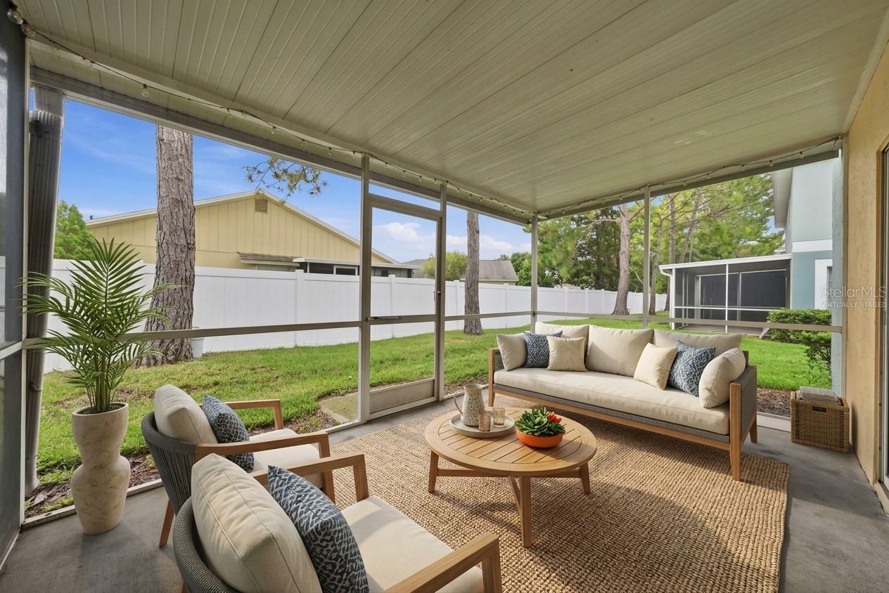 2039 FLUORSHIRE DR — photo 23