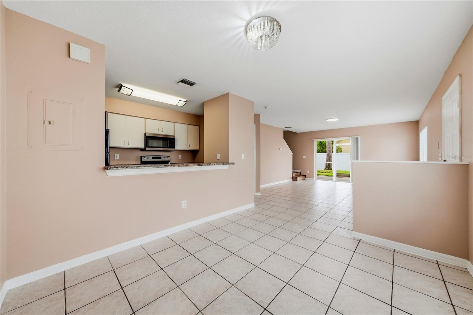 2039 FLUORSHIRE DR — photo 5