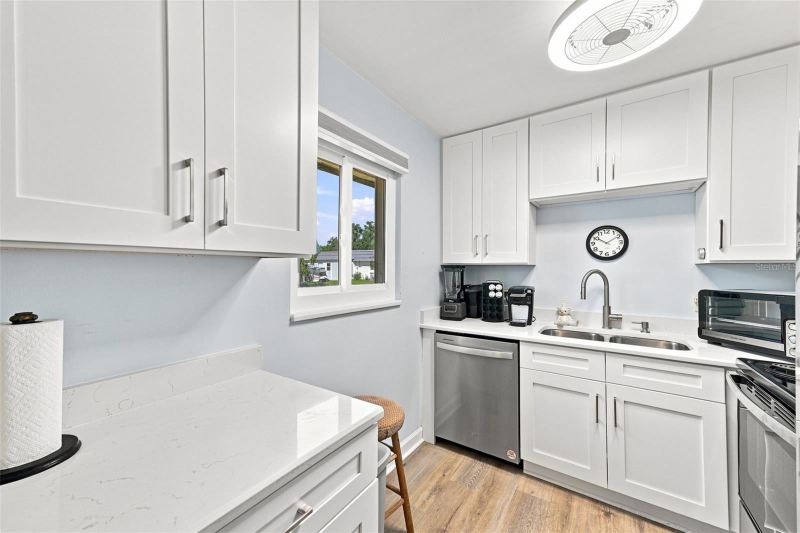 205 KINGS BLVD #64 — photo 2