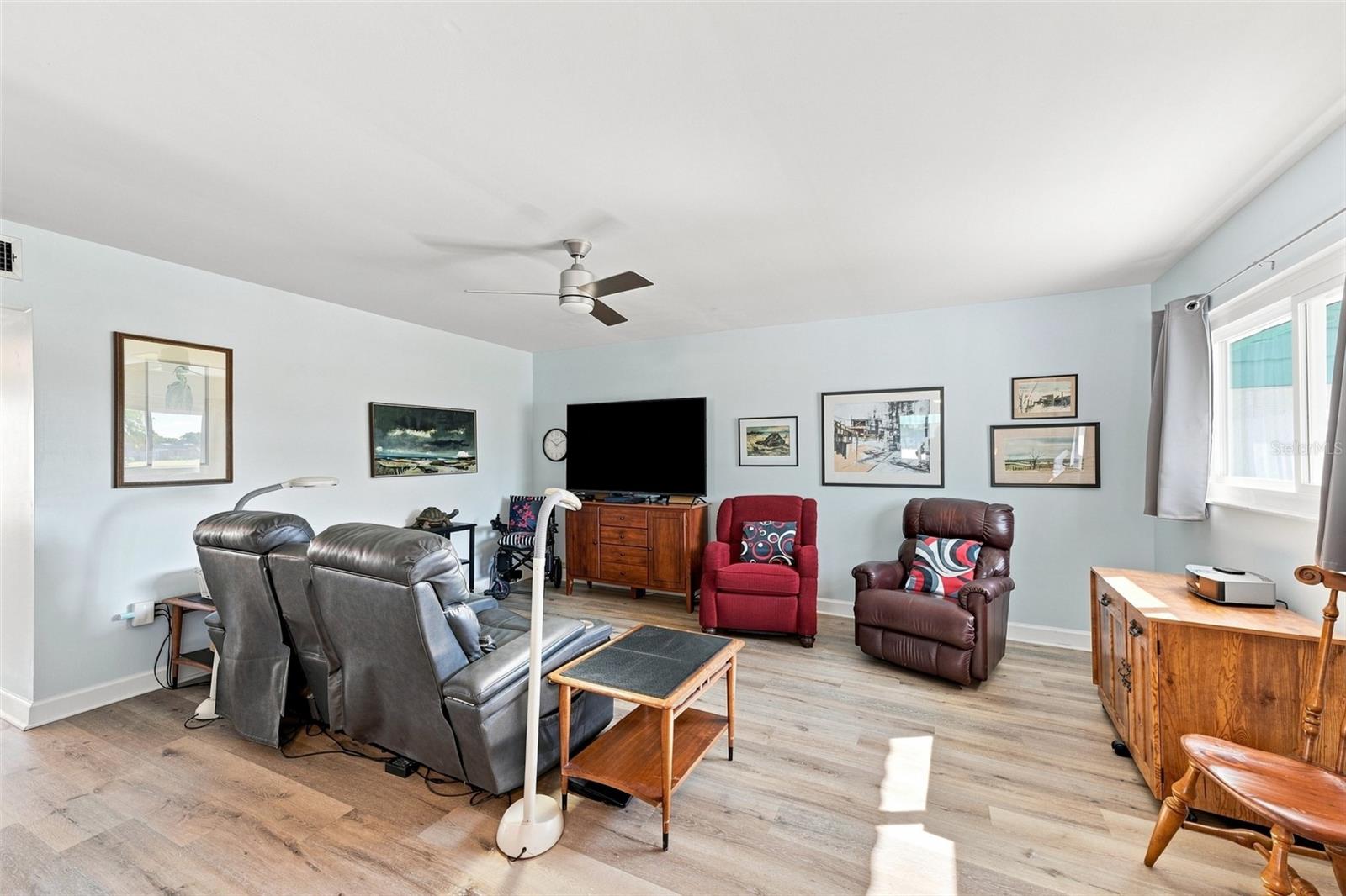 205 KINGS BLVD #64 — photo 8