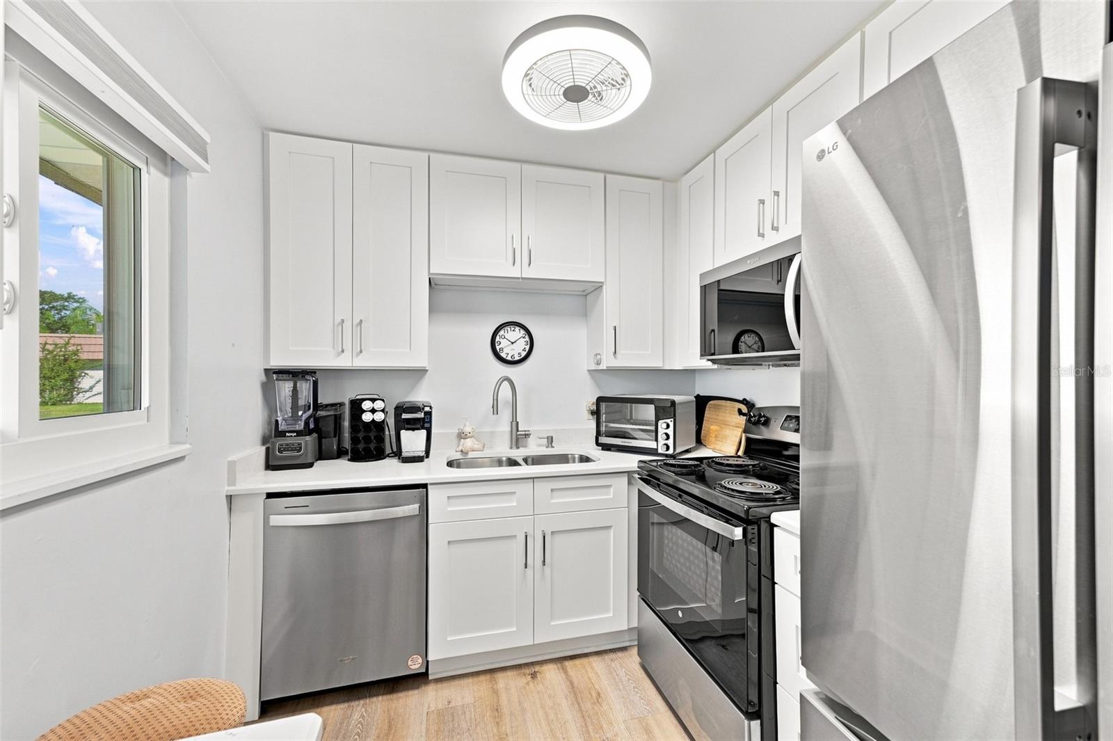 205 KINGS BLVD #64 — photo 3