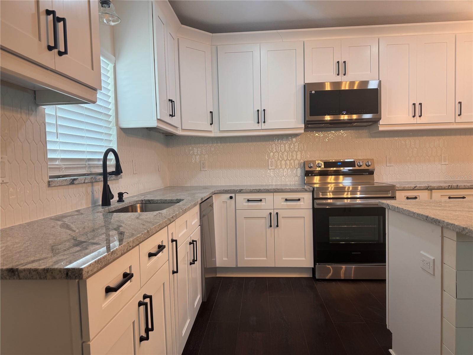 3218 DELRAY DR — photo 7