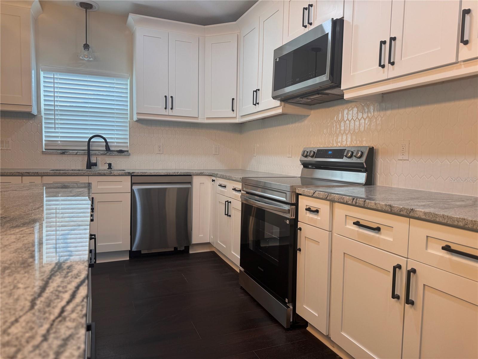 3218 DELRAY DR — photo 9