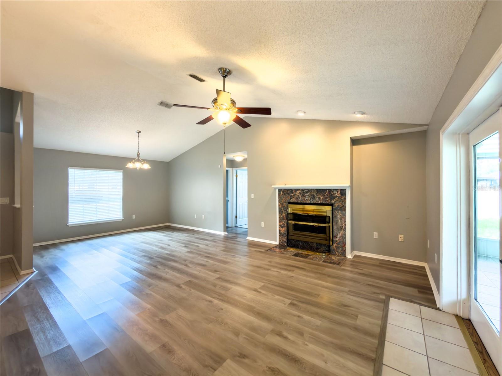 23437 SHINING STAR DR — photo 10