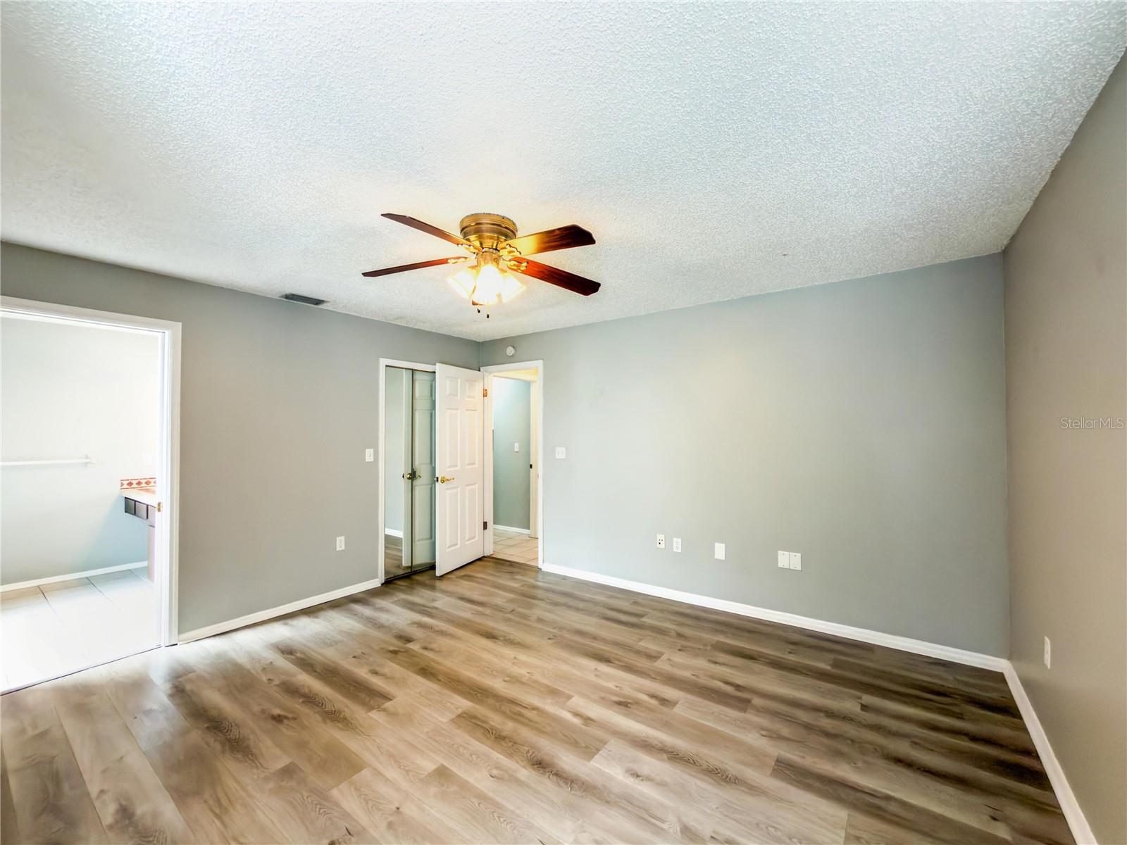 23437 SHINING STAR DR — photo 19