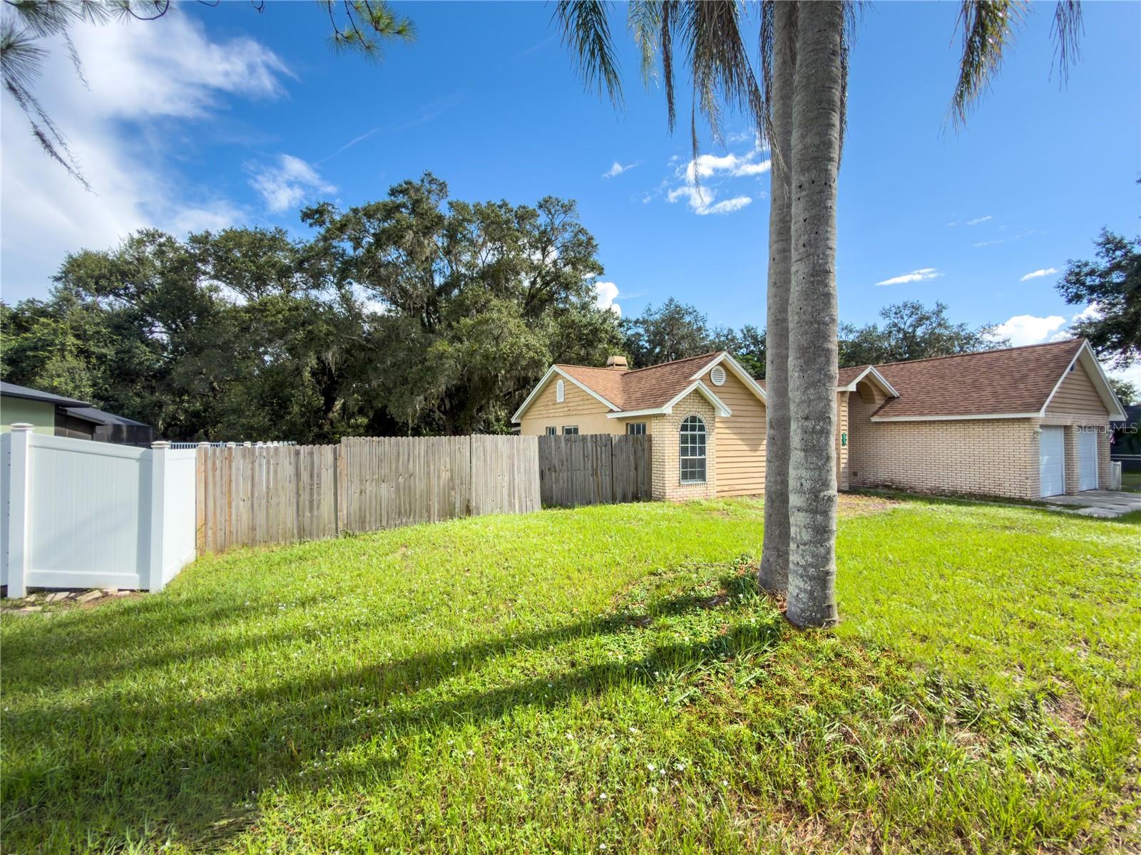 23437 SHINING STAR DR — photo 2