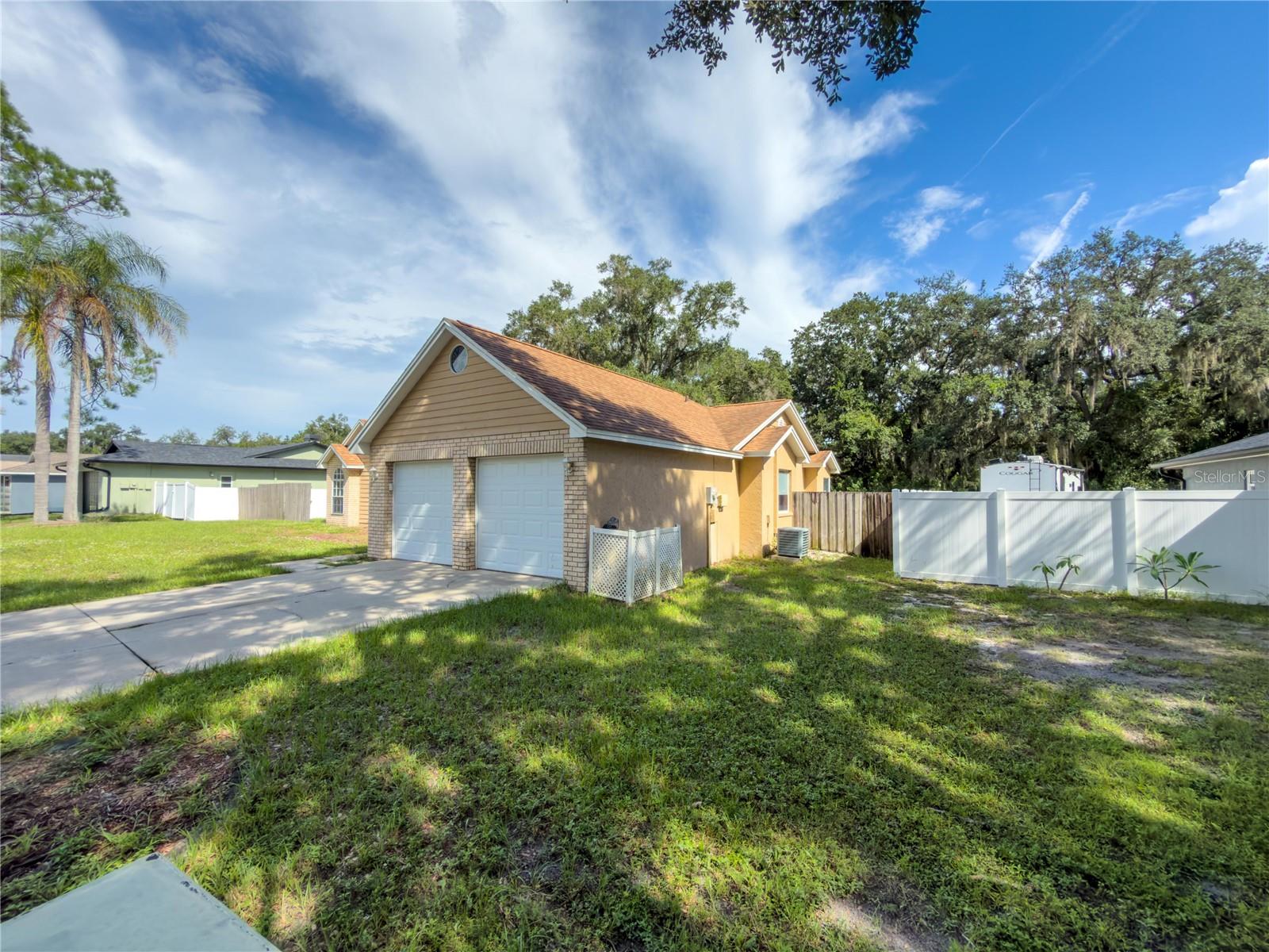 23437 SHINING STAR DR — photo 3