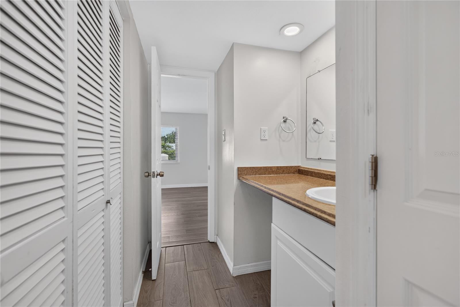 1575 GREENLEA DR #9 — photo 20