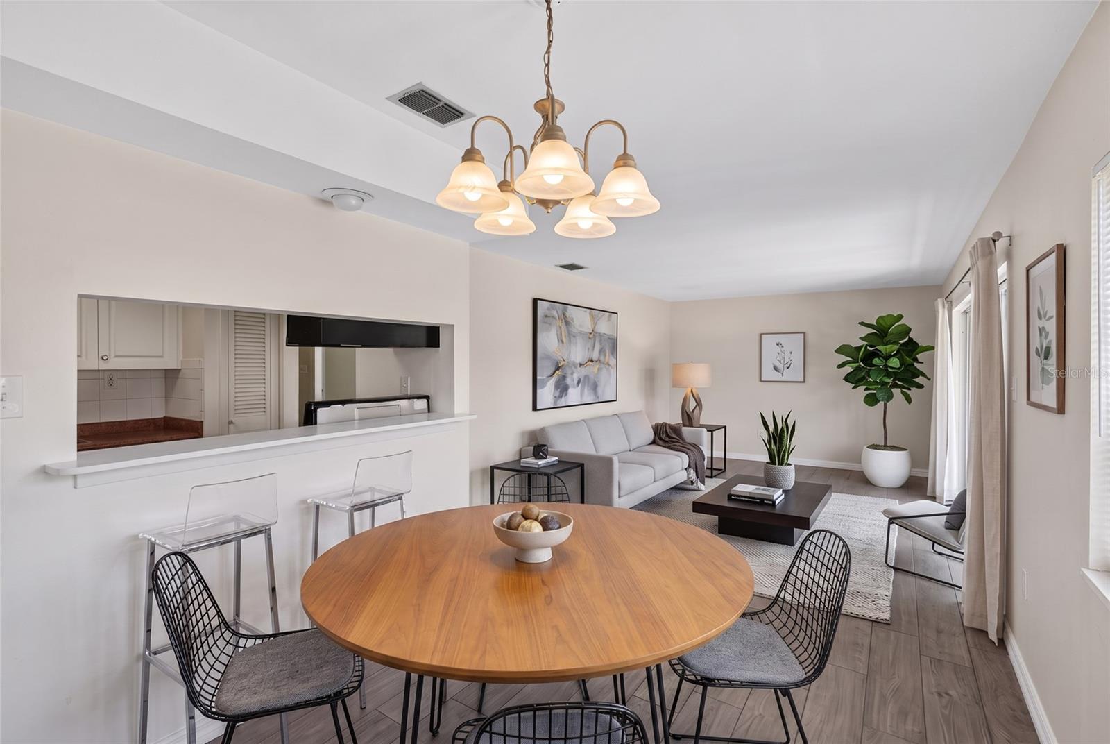1575 GREENLEA DR #9 — photo 3