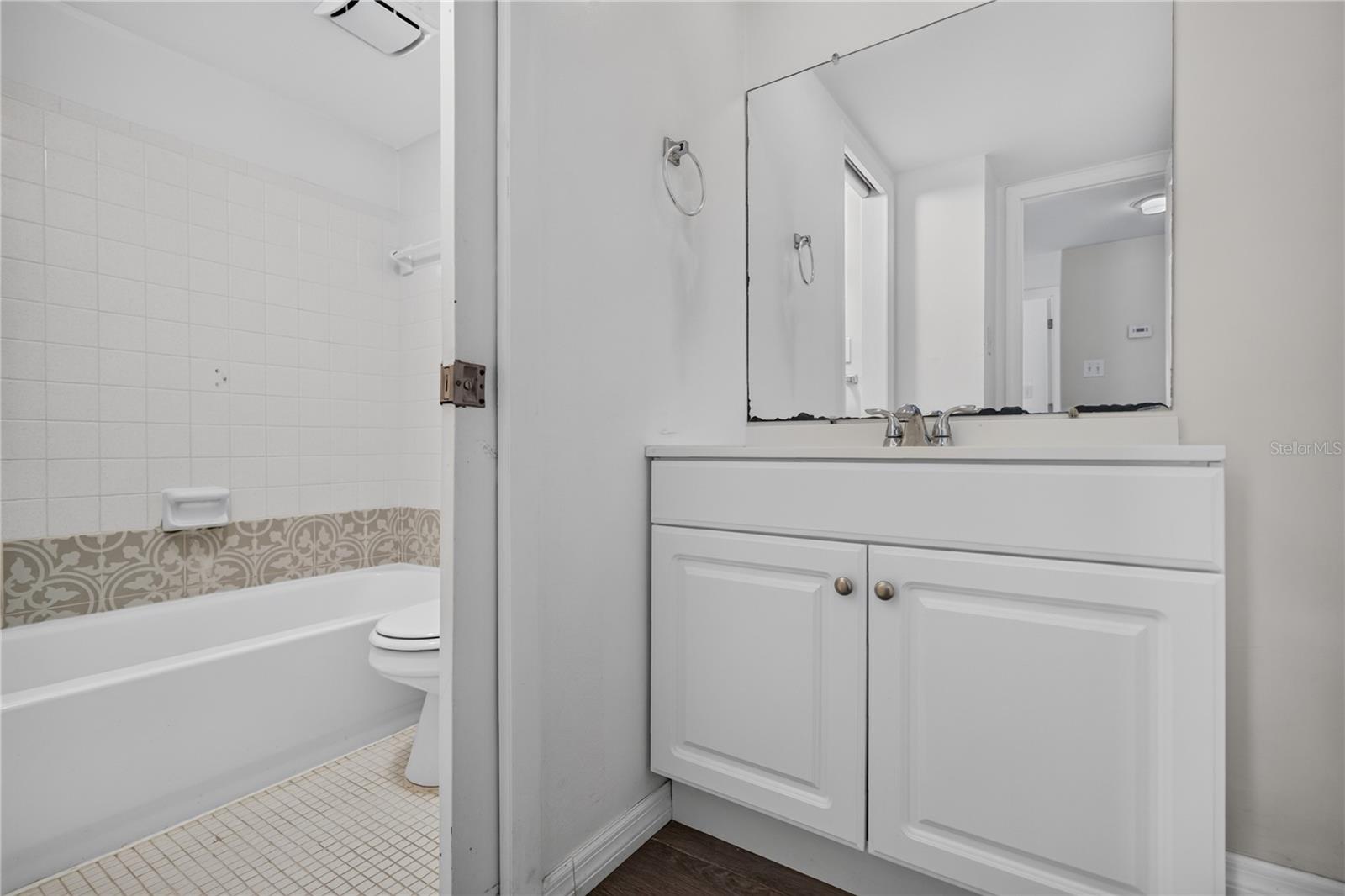 1575 GREENLEA DR #9 — photo 23